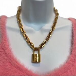 Authentic Louis Vuitton Edge Cadenas Gold Chain Padlock Necklace